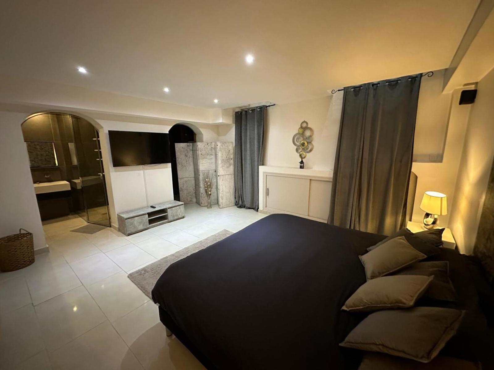 Les Champs Elysees-125M2 Modern And Spacious Paris Dış mekan fotoğraf